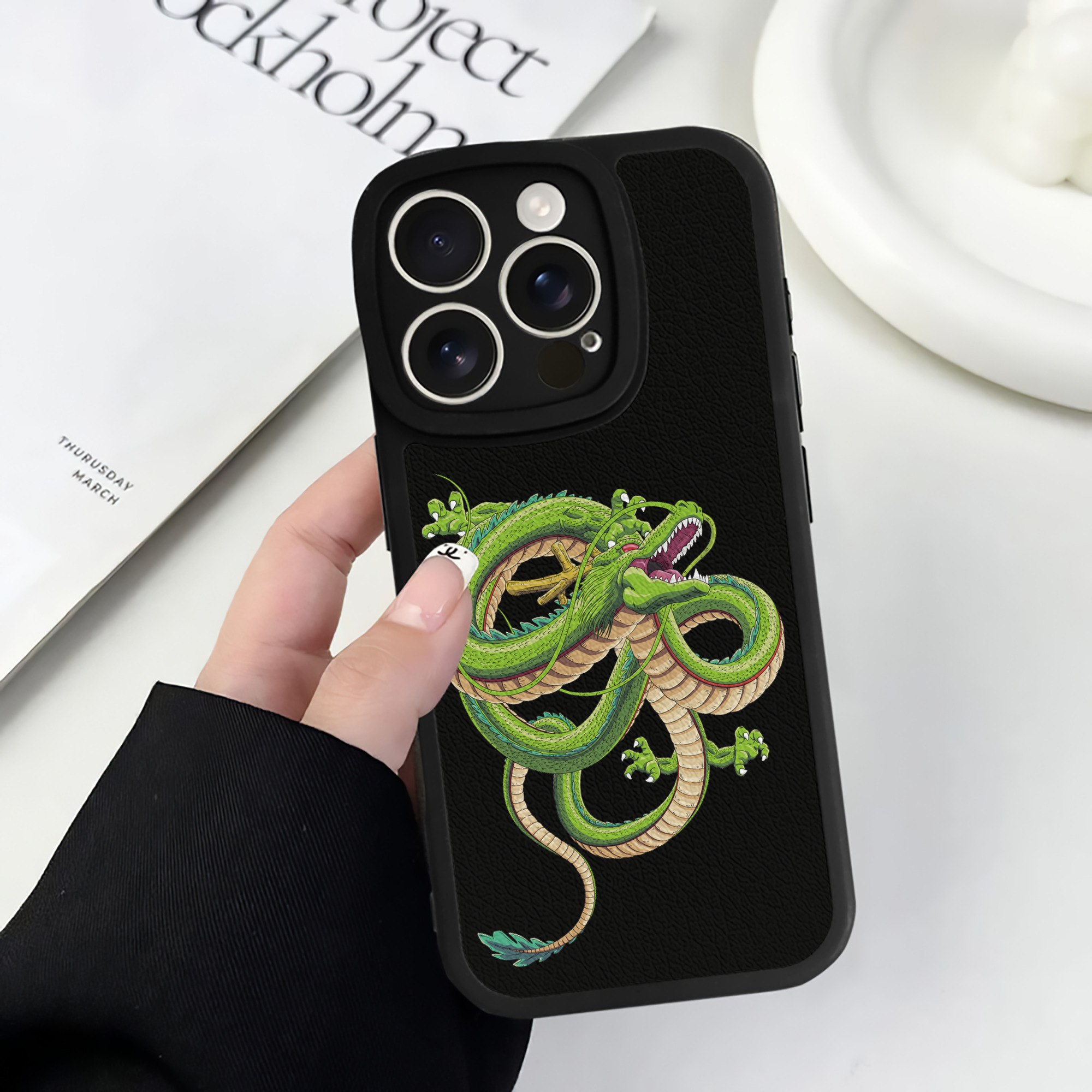 （画像用） ドラゴンボール 神龍 シェンロン DRAGON BALL Shenron 【iPhone 16シリーズ対応】シリコンスマホケース（レザー調） 材質：シリコン